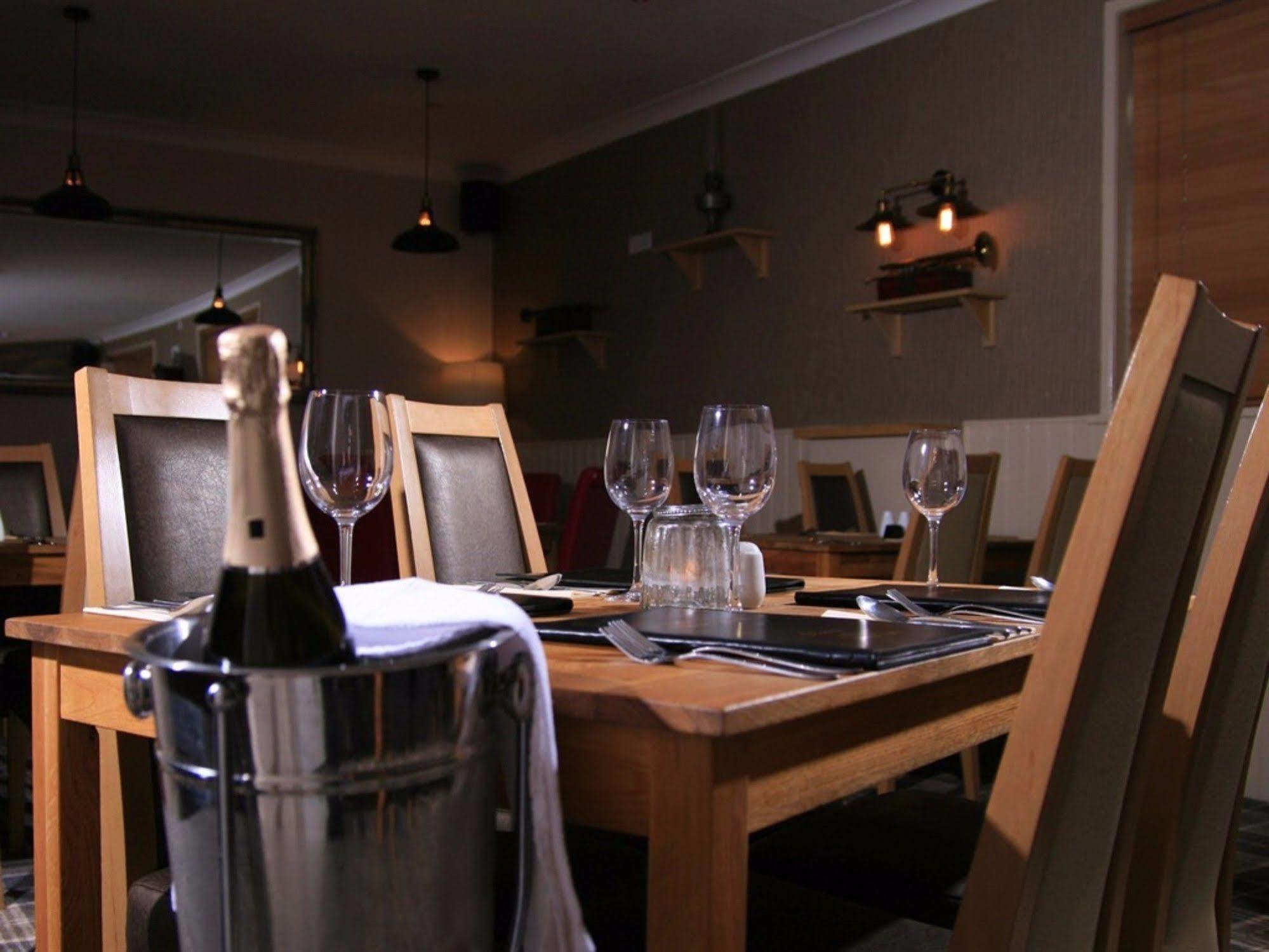 The Townhead Hotel Локерби Экстерьер фото